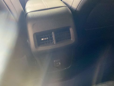 Used 2024 GMC Terrain SLT FWD image 30