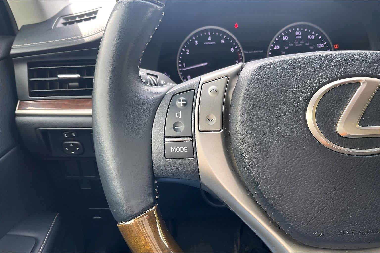 Used 2015 Lexus ES 350 w/ Luxury Package FWD image 23