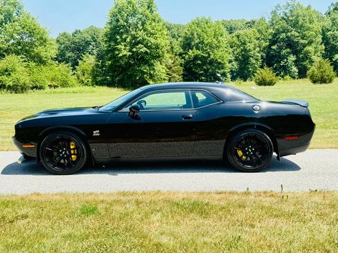 Used 2021 Dodge Challenger R/T Scat Pack RWD image 4