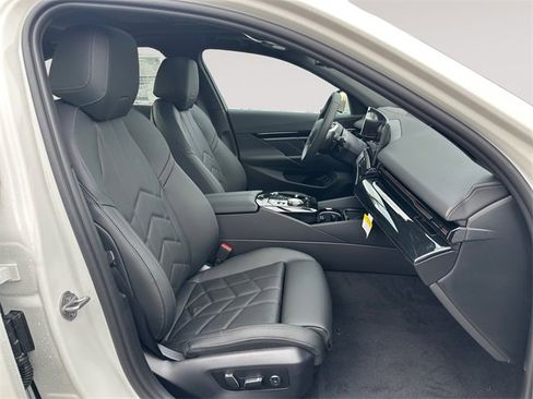 New 2026 BMW 530i xDrive image 15