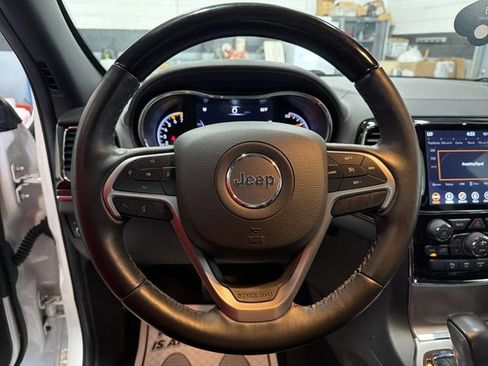 Used 2019 Jeep Grand Cherokee Overland AWD/4WD image 14