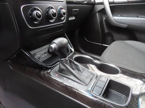 Used 2014 Kia Sorento LX image 15