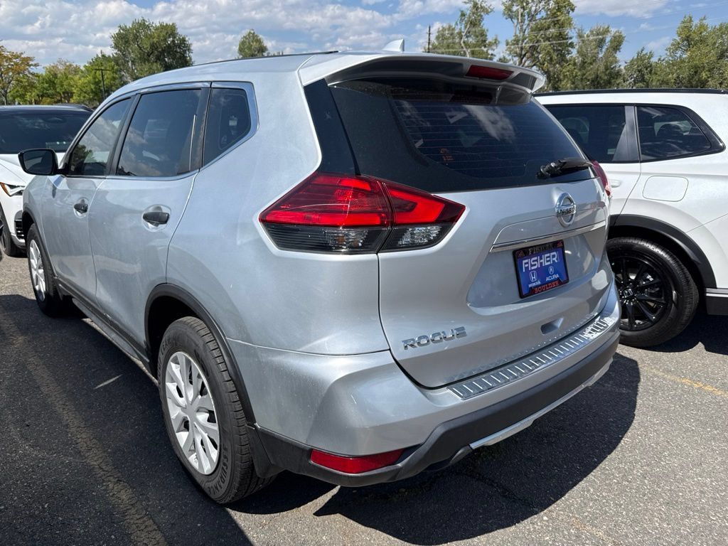 Used 2017 Nissan Rogue S FWD image 2