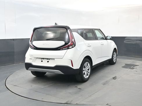 Used 2024 Kia Soul LX image 5