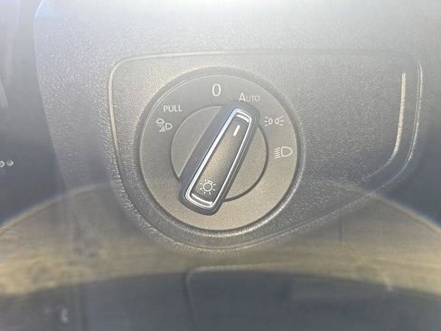 Used 2022 Volkswagen Atlas SE image 12