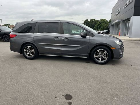 Used 2018 Honda Odyssey Touring image 2