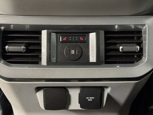 Used 2023 Ford F450 Limited w/ FX4 Off-Road Package image 20