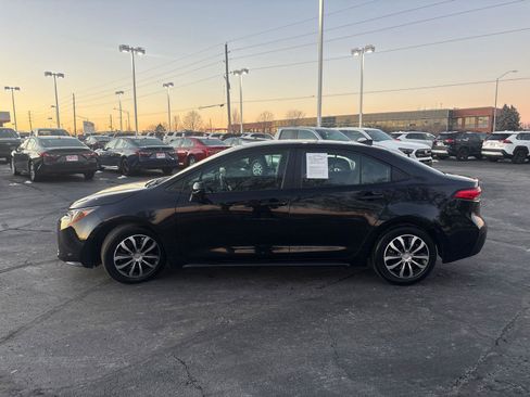 Used 2023 Toyota Corolla LE image 4