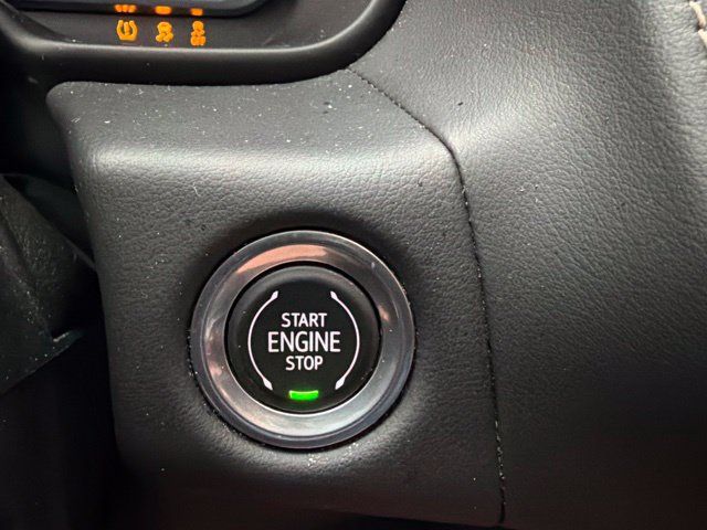 Used 2022 GMC Yukon SLT w/ SLT Premium Package AWD/4WD image 10