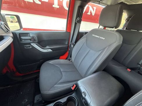 Used 2016 Jeep Wrangler Unlimited Rubicon AWD/4WD image 24
