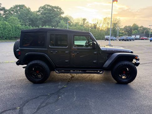 Used 2020 Jeep Wrangler Unlimited Rubicon w/ Dual Top Group AWD/4WD image 9