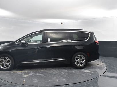 Used 2023 Chrysler Pacifica Limited