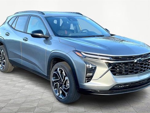 New 2026 Chevrolet Trax RS w/ Sunroof Package image 2