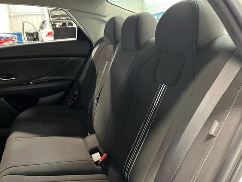 Used 2024 Hyundai Elantra SEL FWD image 18