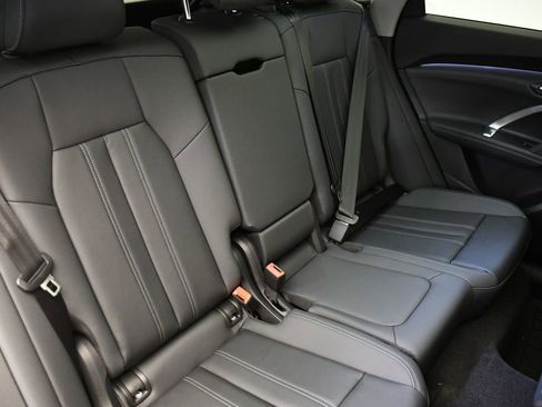 Used 2025 Audi Q5 Premium w/ Convenience Package image 53