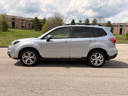 Used 2017 Subaru Forester 2.5i Touring AWD/4WD image 38