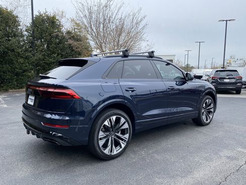 Used 2025 Audi Q8 Premium Plus image 9