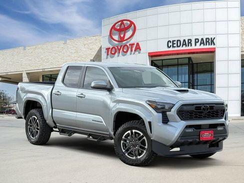 Used 2025 Toyota Tacoma TRD Sport image 1