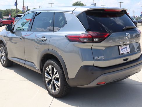 Used 2021 Nissan Rogue SV AWD/4WD image 7