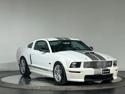 Used 2007 Ford Mustang GT RWD image 2