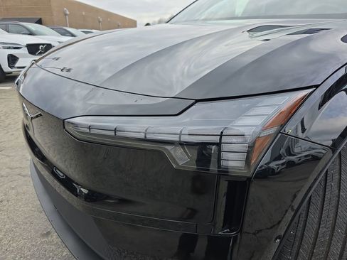 Certified 2025 Volvo EX30 Ultra w/ Climate Package image 34