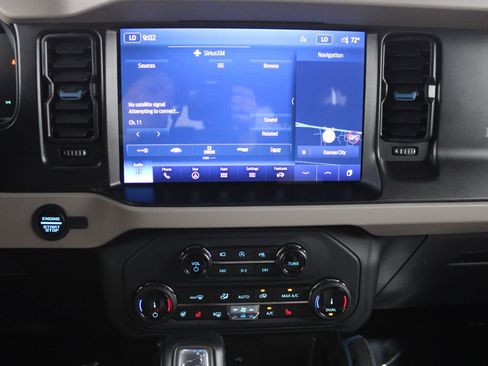 Used 2022 Ford Bronco Wildtrak AWD/4WD image 30