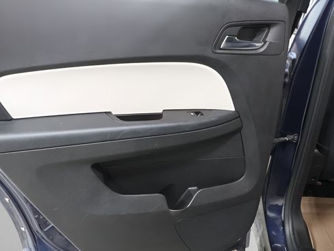 Used 2017 Chevrolet Equinox LT w/ Convenience Package FWD image 22