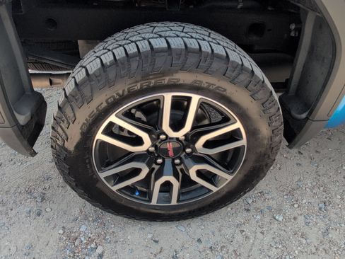 Used 2023 GMC Sierra 1500 AT4 w/ AT4 Premium Package AWD/4WD image 32