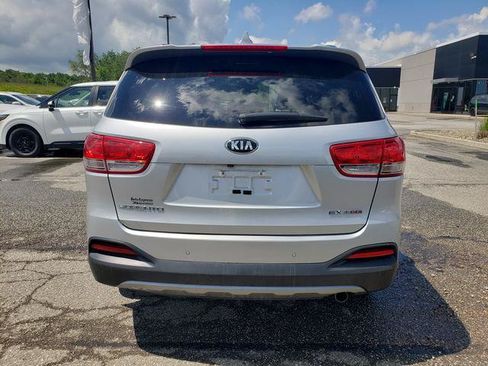 Used 2018 Kia Sorento EX w/ EX Advanced Touring Package AWD/4WD image 4
