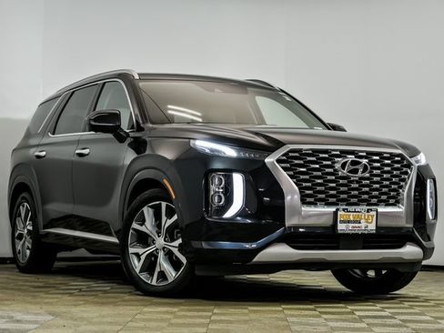 Used 2021 Hyundai Palisade Limited image 1