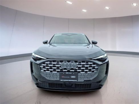 Used 2025 Audi Q5 Premium w/ Convenience Package image 2