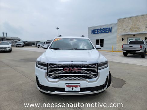 Used 2023 GMC Acadia Denali AWD/4WD image 2