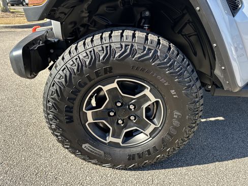 Used 2023 Jeep Gladiator Mojave w/ LED Lighting Group image 11