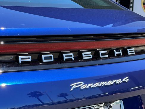 Used 2024 Porsche Panamera 4 image 40