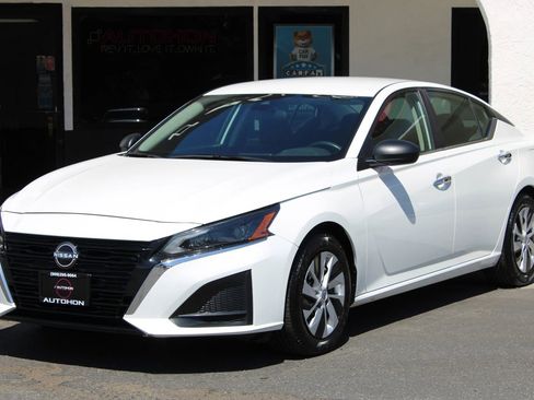 Used 2024 Nissan Altima 2.5 S image 1