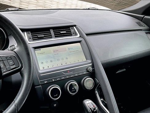 Used 2020 Jaguar E-PACE image 6