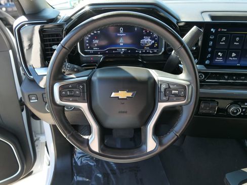 Used 2024 Chevrolet Silverado 2500 LT image 18