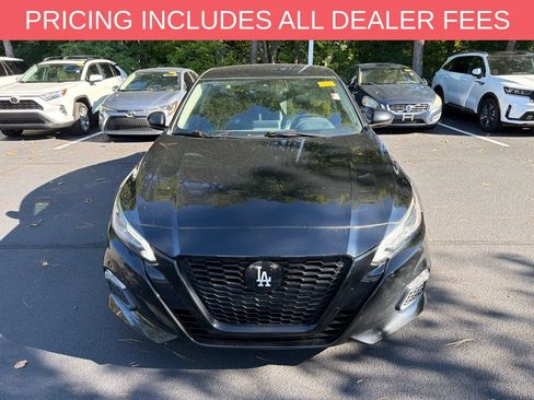 Used 2021 Nissan Altima 2.5 SR FWD image 2