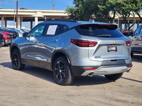 Used 2024 Chevrolet Blazer LT w/ Convenience Package FWD image 5