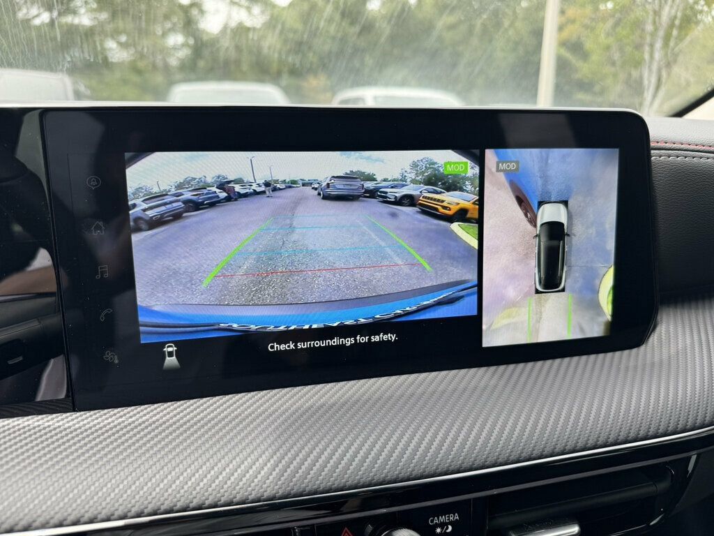 Used 2025 Nissan Kicks SR FWD image 8