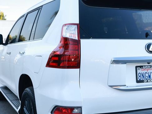 Used 2020 Lexus GX 460 Premium AWD/4WD image 16