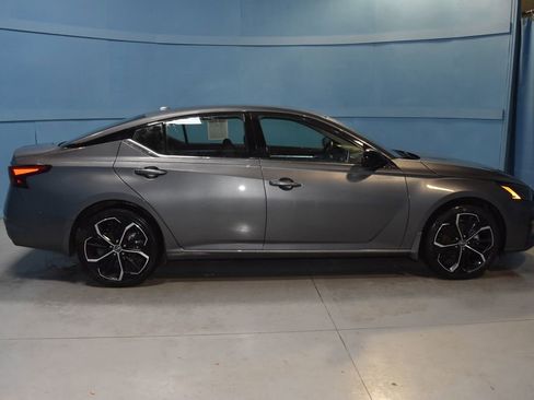 Certified 2025 Nissan Altima 2.5 SR image 19