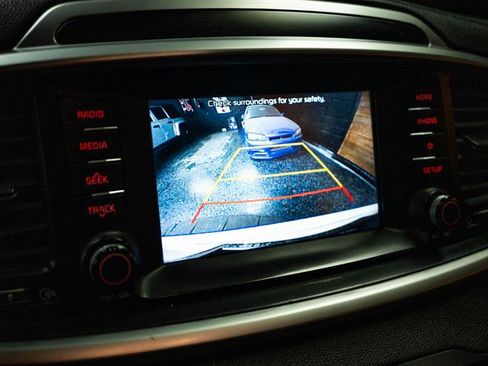 Used 2019 Kia Sorento FWD image 19