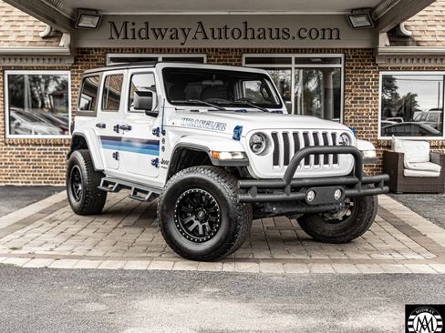 Used 2019 Jeep Wrangler Unlimited Sahara w/ Safety Group image 3