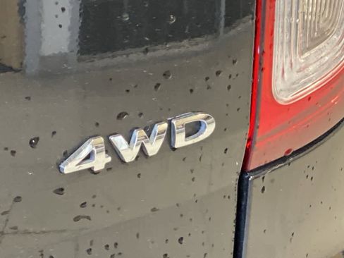 Used 2013 Ford Explorer XLT AWD/4WD image 12