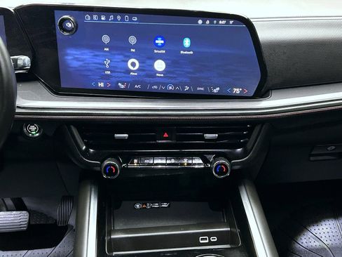 Used 2025 Chevrolet Suburban RST w/ Comfort Package image 13