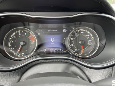 Used 2022 Jeep Cherokee Trailhawk w/ Sound & Nav Group AWD/4WD image 19