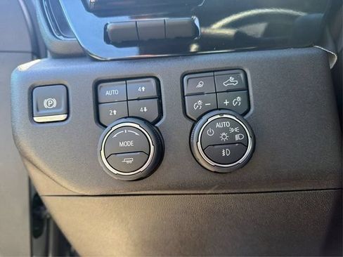 Used 2025 Chevrolet Silverado 2500 ZR2 w/ ZR2 Bison Edition AWD/4WD image 16