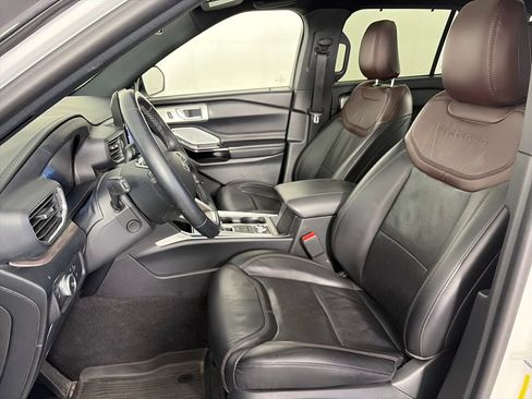 Used 2022 Ford Explorer Platinum w/ Equipment Group 601A AWD/4WD image 11