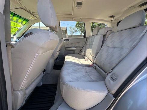 Used 2010 Subaru Forester 2.5X Premium image 13